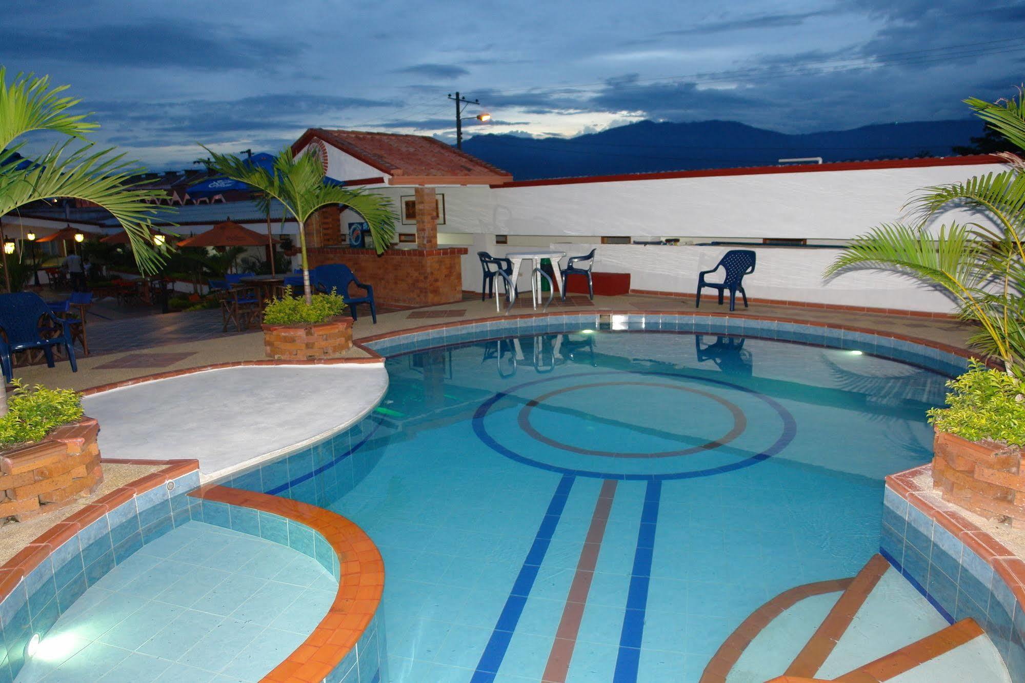 Hotel Hacaritama Colonial Villavicencio Esterno foto