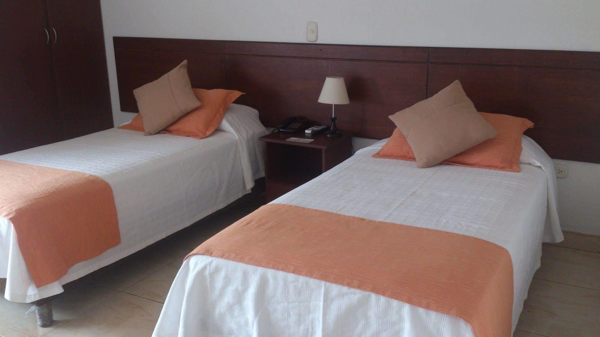 Hotel Hacaritama Colonial Villavicencio Esterno foto